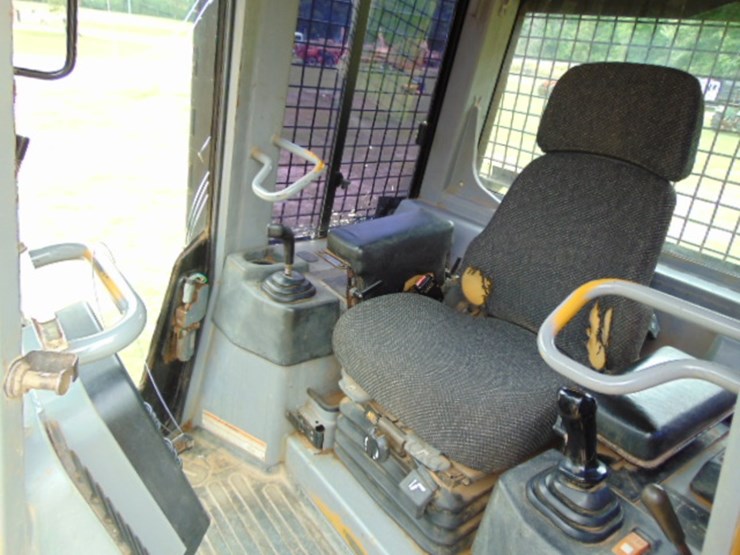 2005-caterpillar-04gxl-dozer-image-9