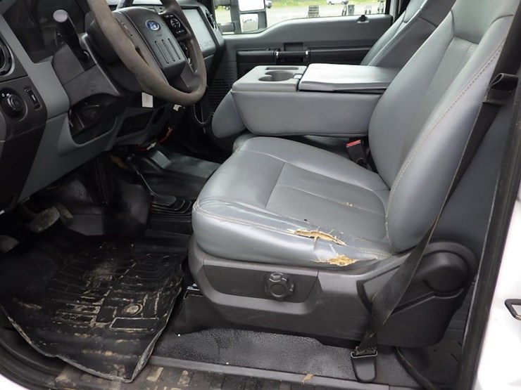2015-ford-f550-image-31
