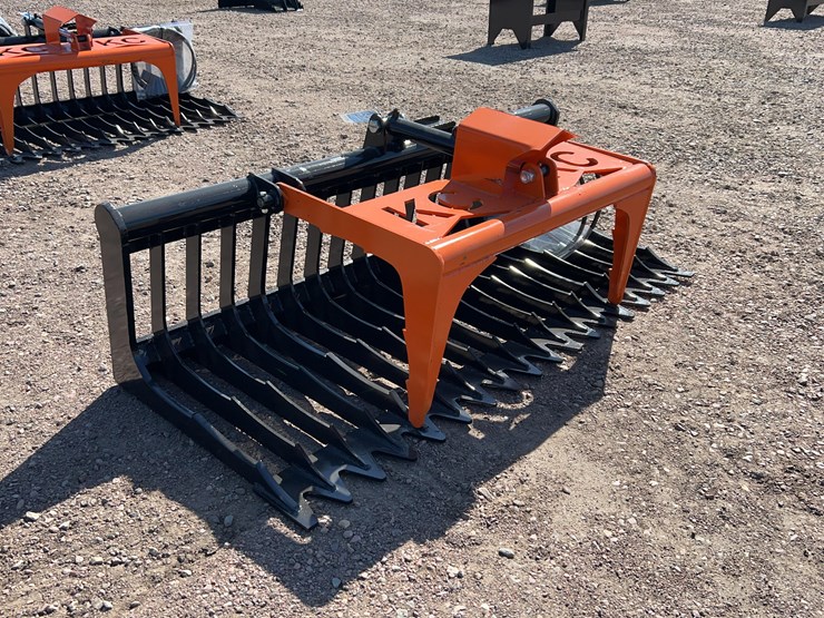 skeleton-grapple-bucket-image-2
