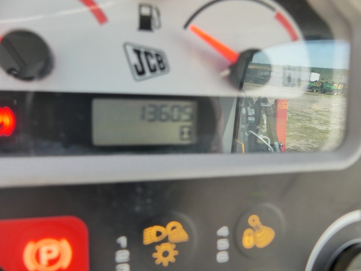 jcb-3ts-8t-image-16