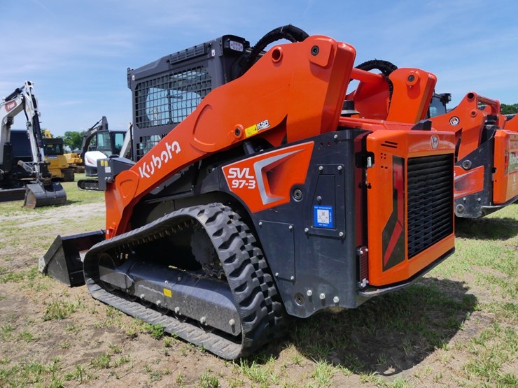 2025-kubota-svl97-3-image-4