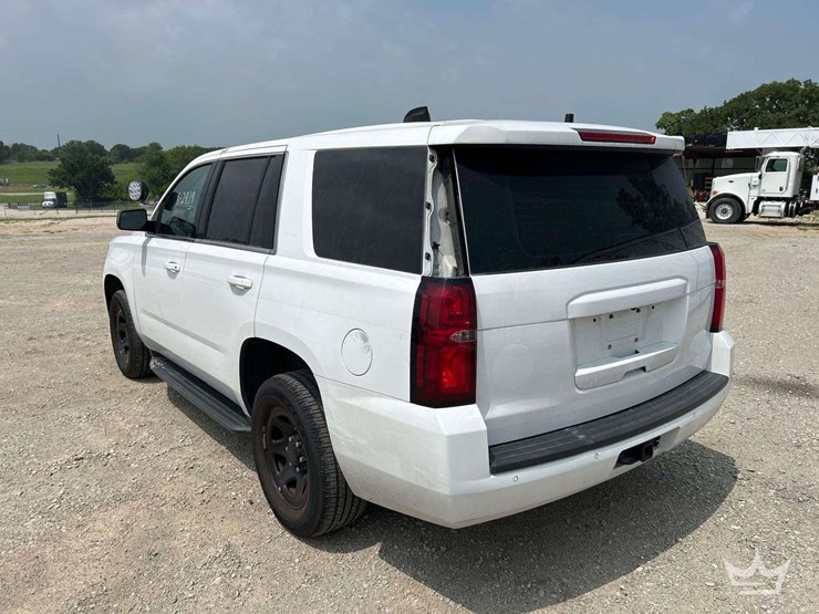 2020-chevrolet-tahoe-image-2