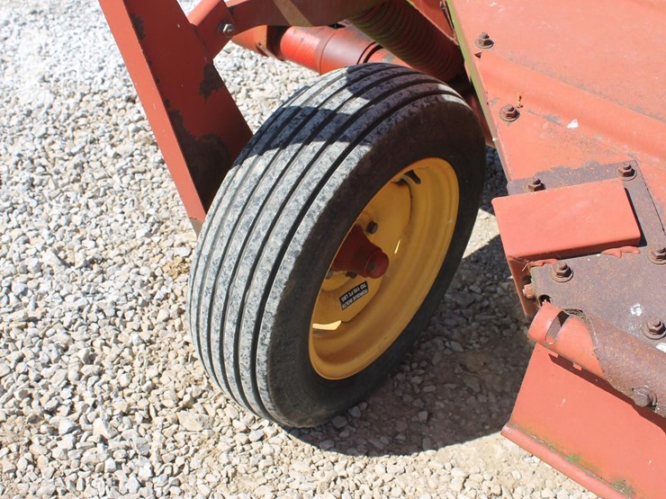 new-holland-472-image-4