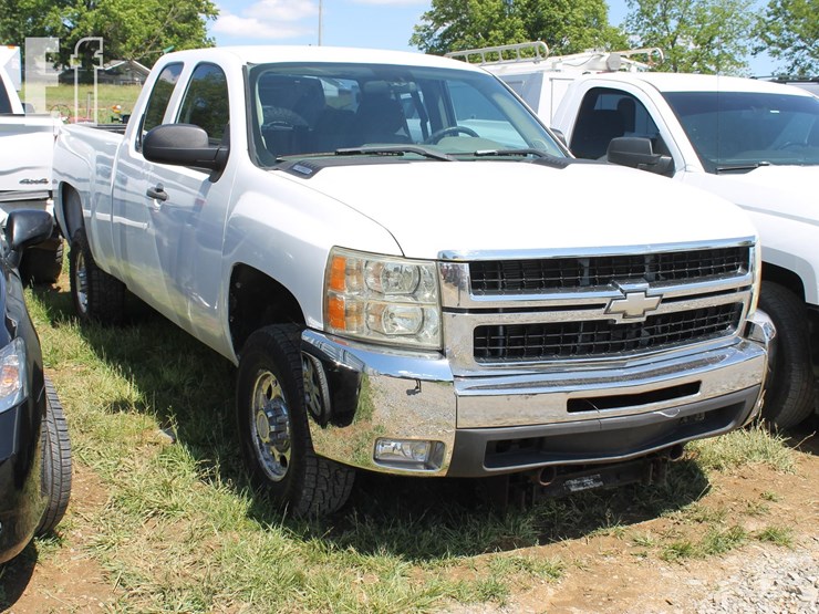 2009-chevrolet-2500-image-3