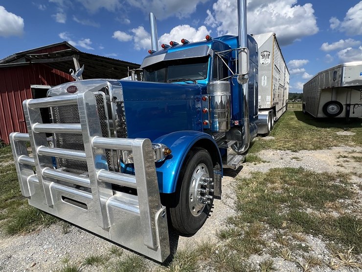 2002-peterbilt-379-image-5