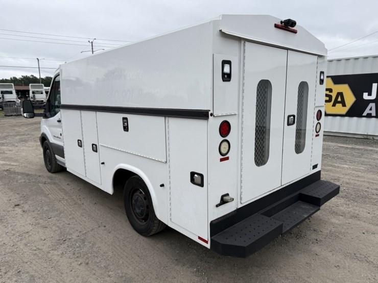 2016-ford-transit-image-6