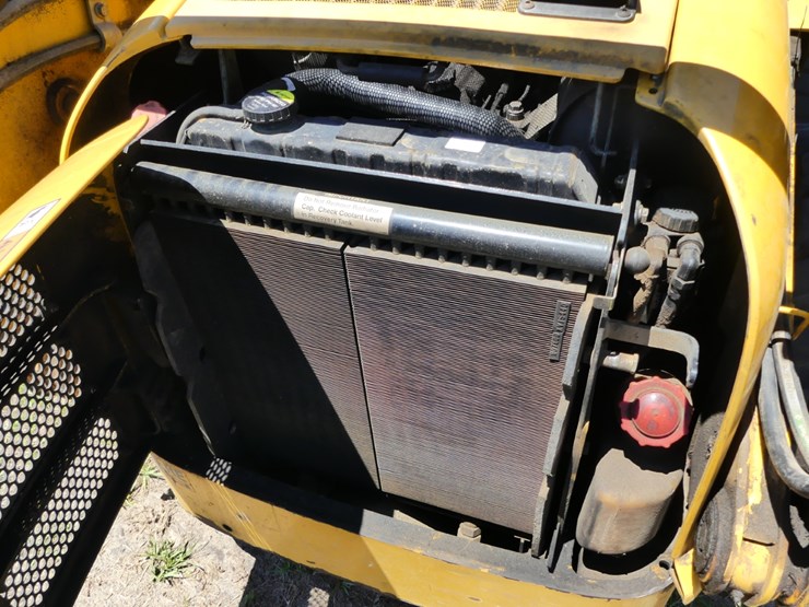 2000-john-deere-250-image-9