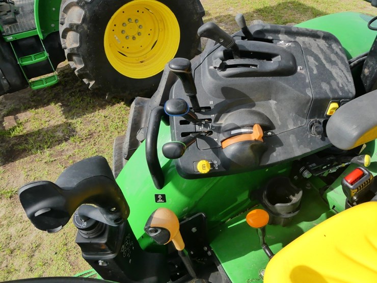 2024-john-deere-5120m-image-11