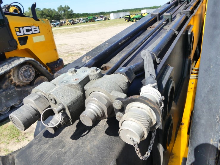 jcb-3ts-8t-image-11