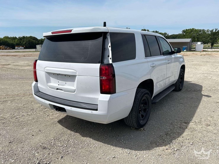 2020-chevrolet-tahoe-image-3