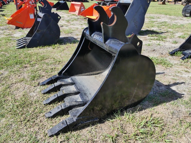 24"-excavator-bucket-image-2