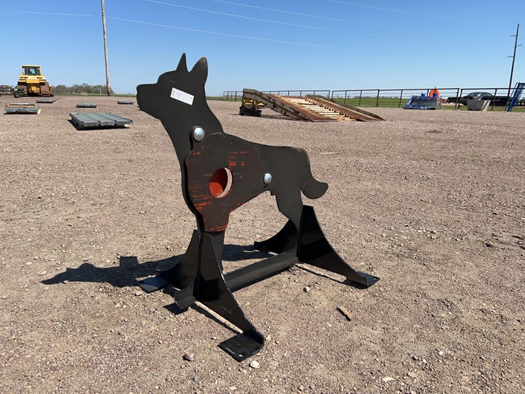 ar500-steel-coyote-shooting-target-with-heart-flapper-image-1