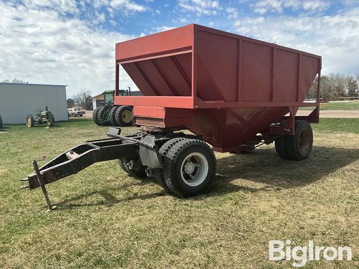s/a-grain-trailer-w/-5th-wheel-caddy-image-1