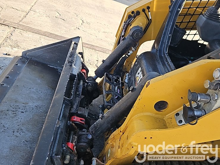 2025-caterpillar-255-image-15