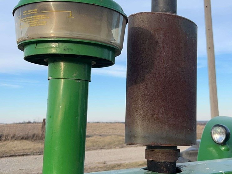 john-deere-820-image-16