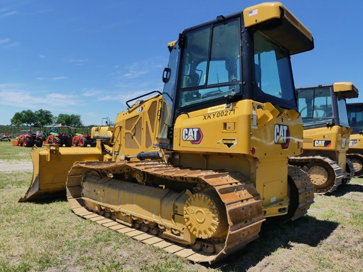 2020-caterpillar-d3-lgp-image-4