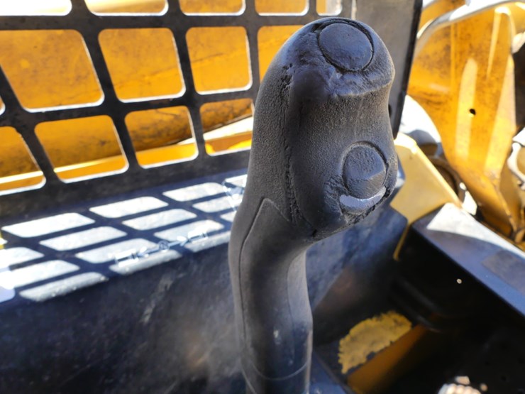 2000-john-deere-250-image-13