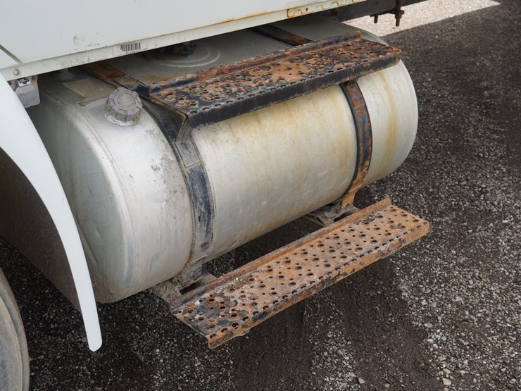 #1953-•-2013-international-reefer-truck-image-16
