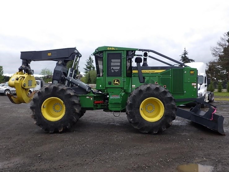 2022-deere-648l-image-4