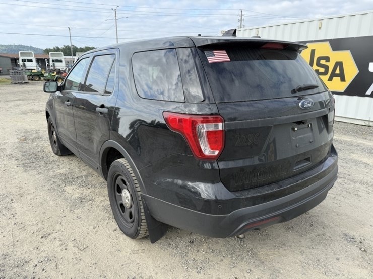 2017-ford-explorer-image-6