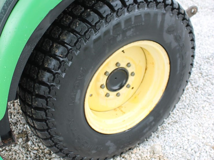 john-deere-3520-image-11