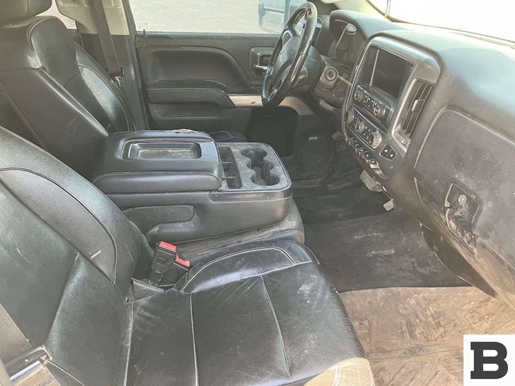 2018-chevrolet-silverado-2500-image-11