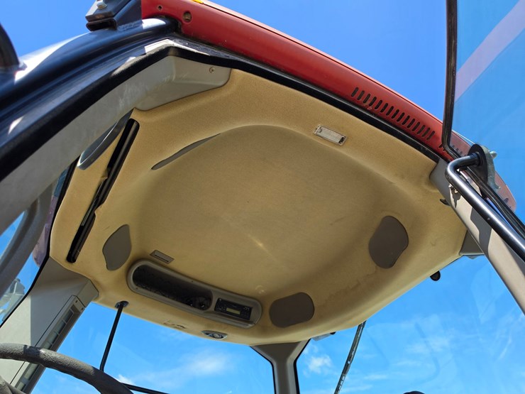 case-ih-mx240-image-4