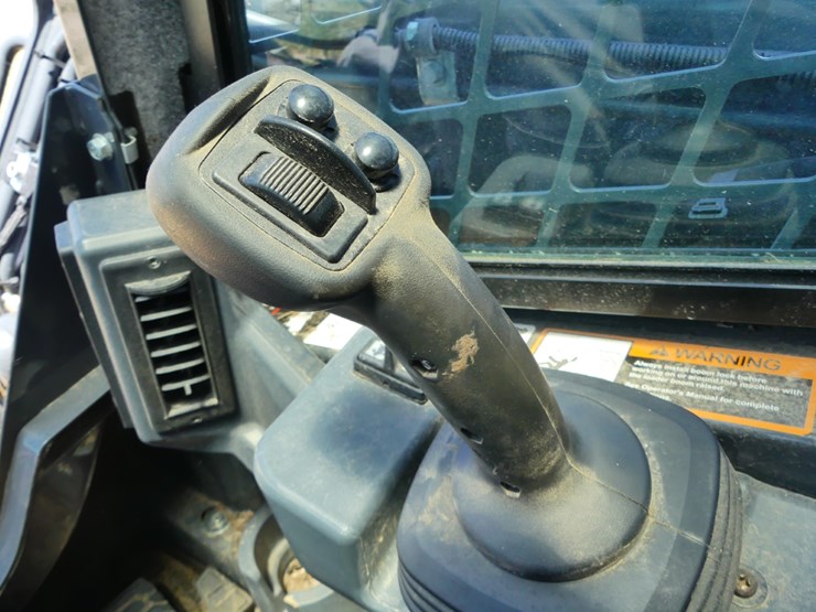 2021-deere-325g-image-13
