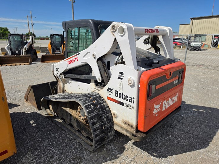 2013-bobcat-t650-image-16