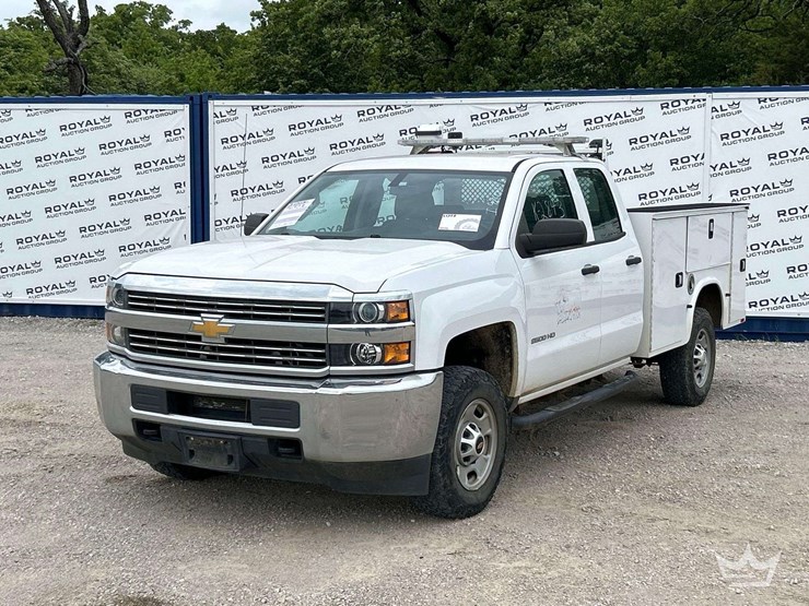 2015-chevrolet-silverado-2500hd-image-1