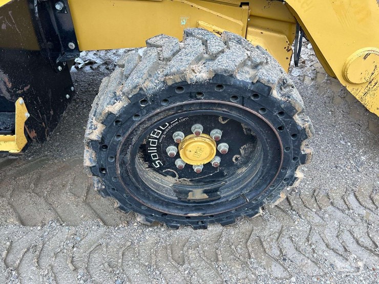 2013-caterpillar-420f-image-43