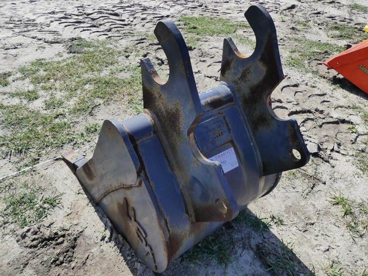 18"-excavator-bucket-image-3