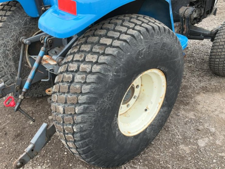 #2400-•-new-holland-tc25s-diesel-tractor-image-23