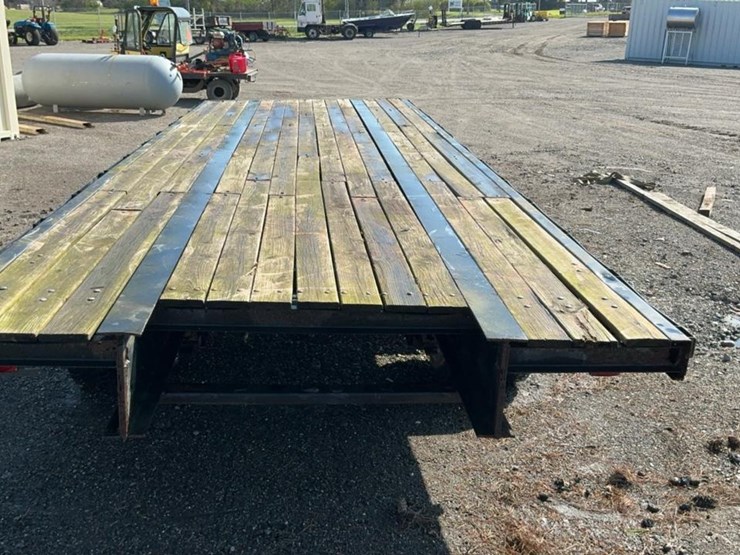 #2207-•-flatbed-equipment-trailer-image-4