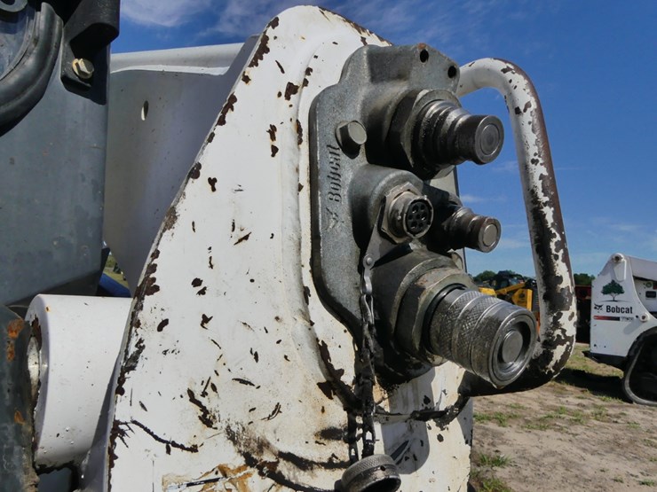2015-bobcat-s770-image-12