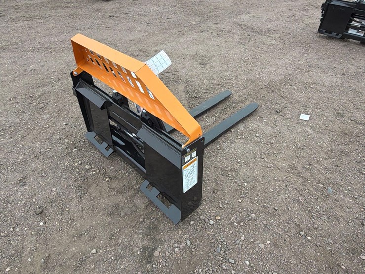 unused-2025-wolverine-pfa-11-3300g-hydraulic-pallet-forks-image-3
