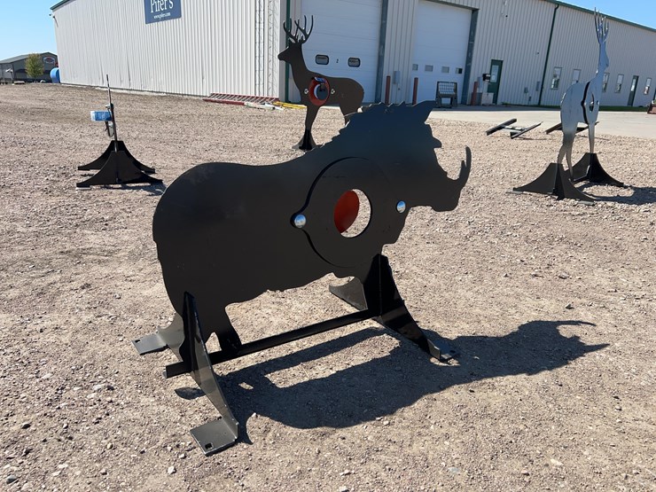 ar500-steel-boar-shooting-target-with-heart-flapper-image-4