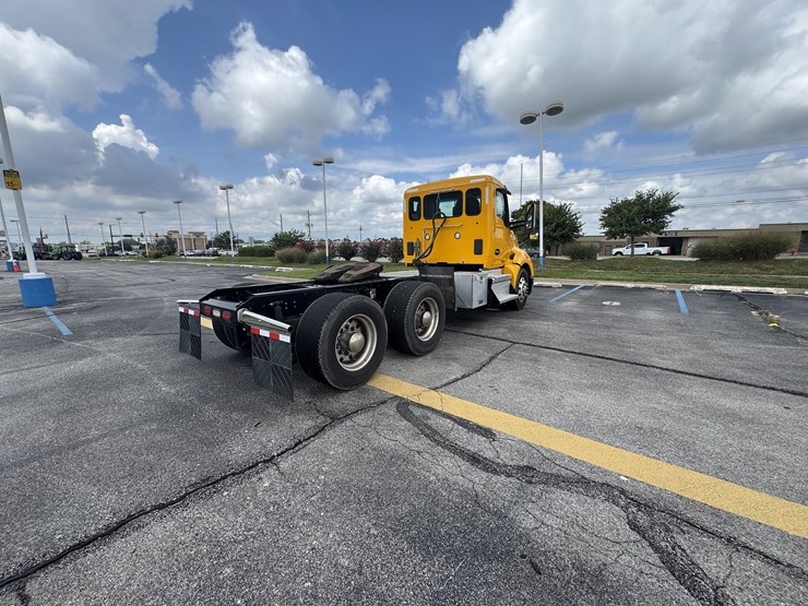 2021-kenworth-t680-image-8