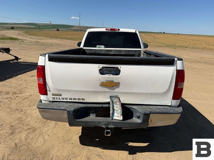 2011-chevrolet-silverado-1500-image-3