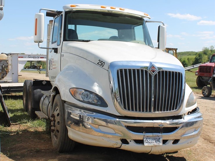 2010-international-prostar-image-5