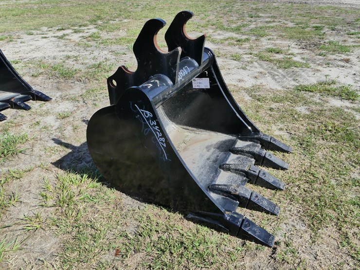 24"-excavator-bucket-image-1