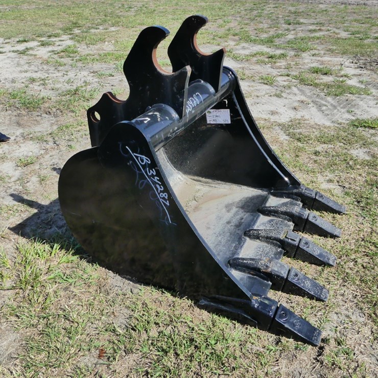 24" Excavator Bucket