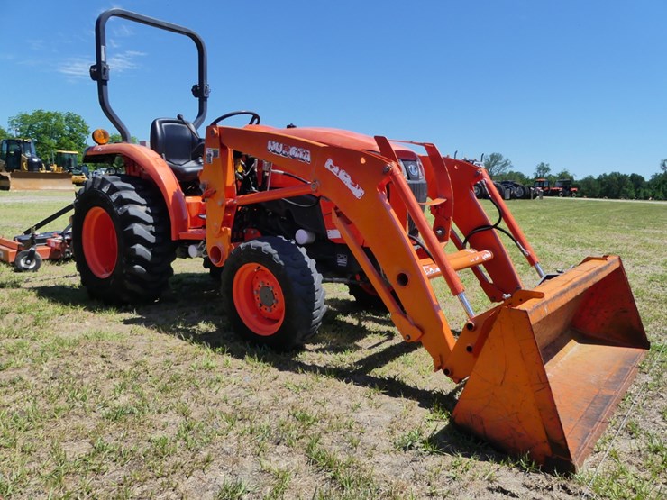 2014-kubota-l3901-image-2
