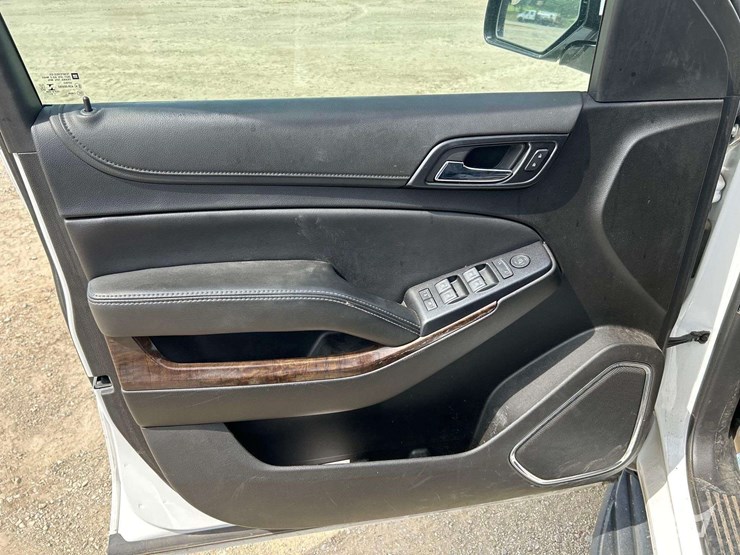 2020-chevrolet-tahoe-image-11