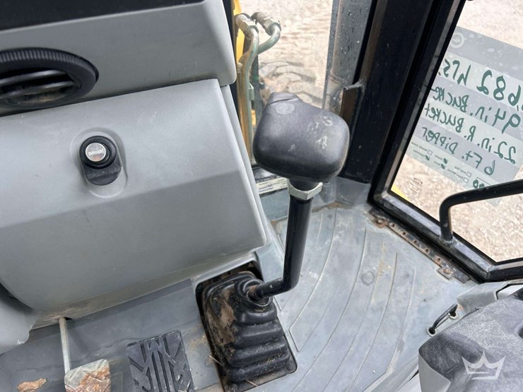 2013-caterpillar-420f-image-16