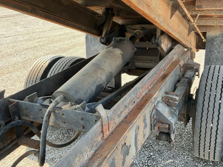 #1951-•-1990-ford-700-dump-truck-image-13