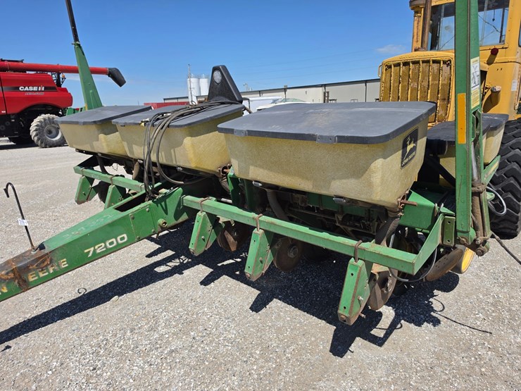1993-john-deere-7200-image-3