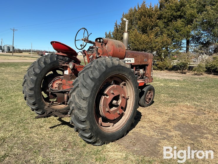 1955-farmall-400-2wd-tractor-image-5