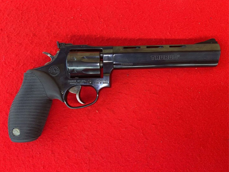 taurus-tracker-revolver-.22-lr-image-13
