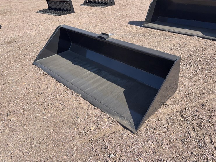qt-bucket-with-blade-image-1